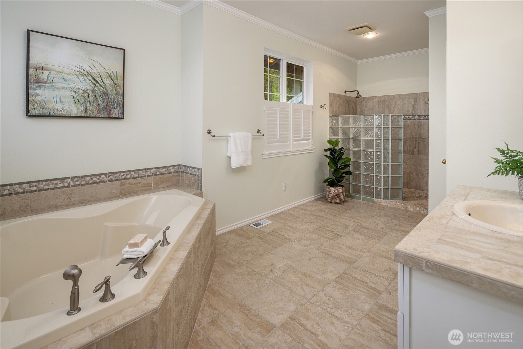 1882 Shore Avenue Freeland, WA 98249 - Photo 19 of 36 a spacious bathroom with a tub and shower