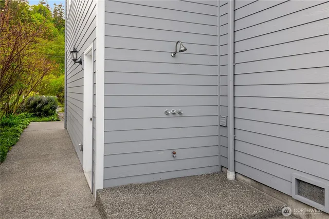 $2,248,000 | 1882 Shore Avenue, Freeland, WA 98249