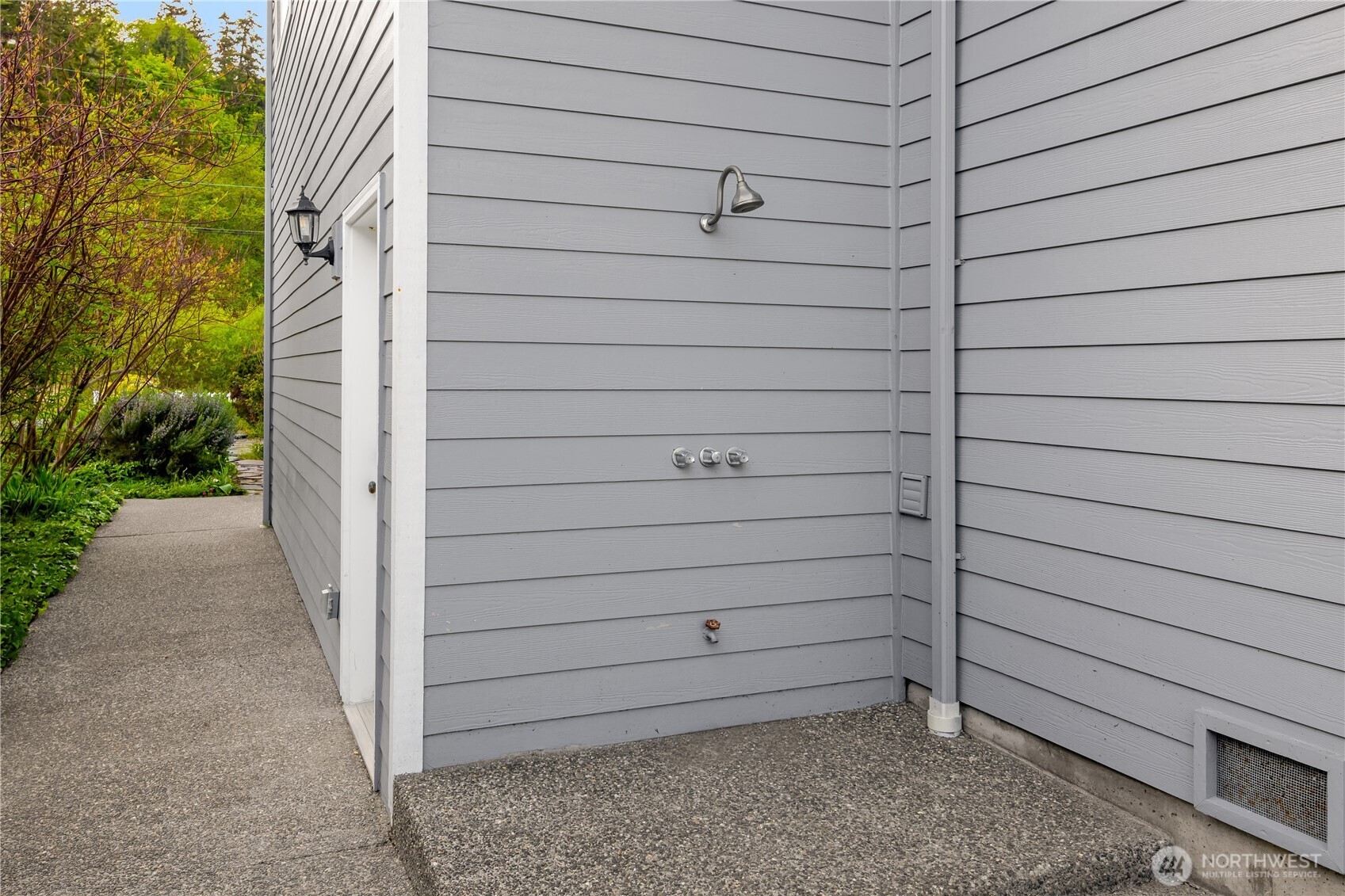 1882 Shore Avenue Freeland, WA 98249 - Photo 29 of 36