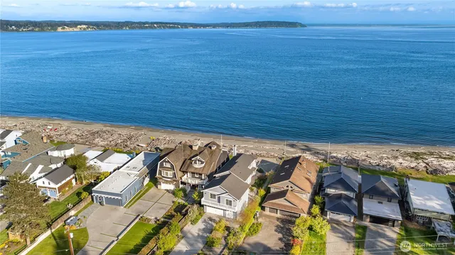 $2,248,000 | 1882 Shore Avenue, Freeland, WA 98249