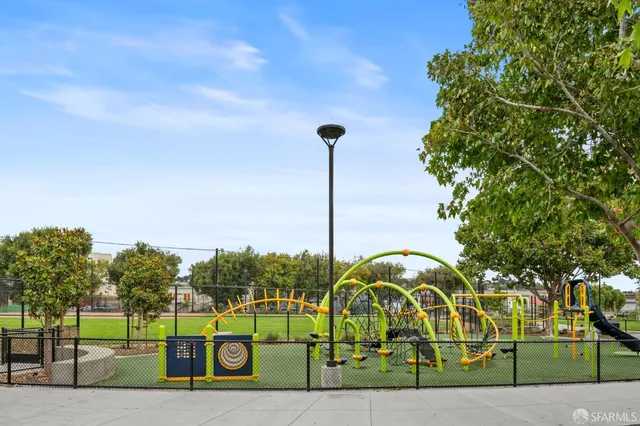 $898,000 | 5800 3rd Street, Unit 1121, San Francisco, CA 94124