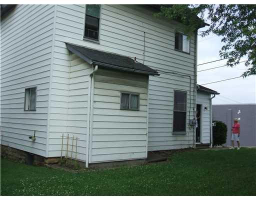 401 South Monroe Street Butler, PA 16001 - Photo 15 of 15 Exterior Back. Back entrance plus there is an entrance up front for 1st floor.