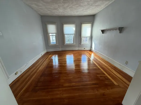 a view of empty room with window