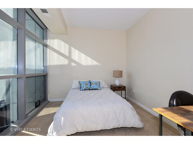 303 West Ohio Street, Unit 3206 Chicago, IL 60654 - Photo 8 of 14