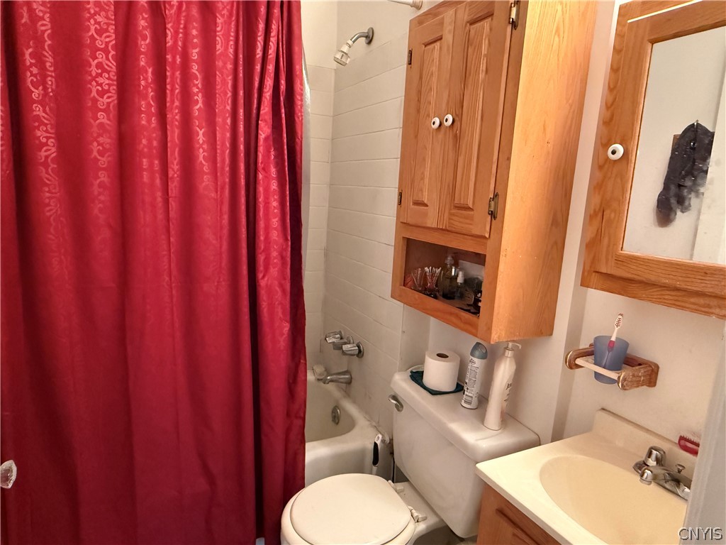 328 Elizabeth Street Oneida, NY 13421 - Photo 9 of 20
