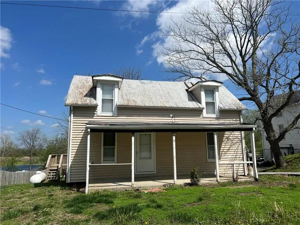 $120,000 | 701 West 224th Highway, Wellington, MO 64097