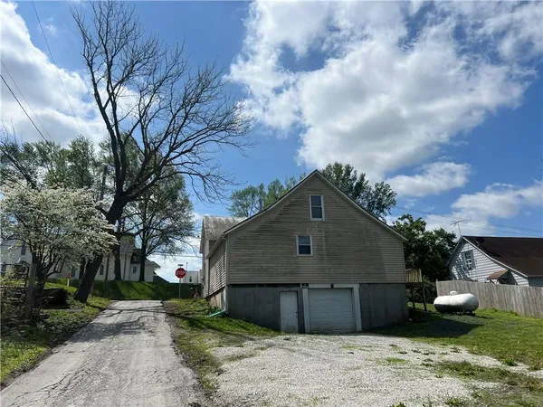 $120,000 | 701 West 224th Highway, Wellington, MO 64097