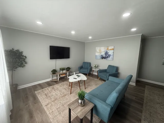 $3,300 | 362 Marion Court, Wheeling, IL 60090