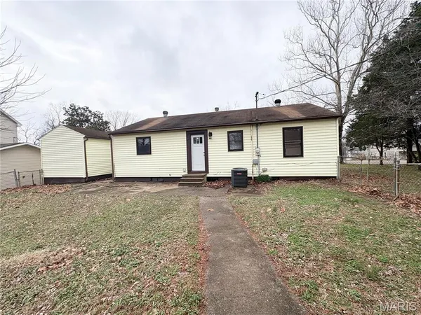 $179,900 | 514 Sycamore Street, Scott City, MO 63780