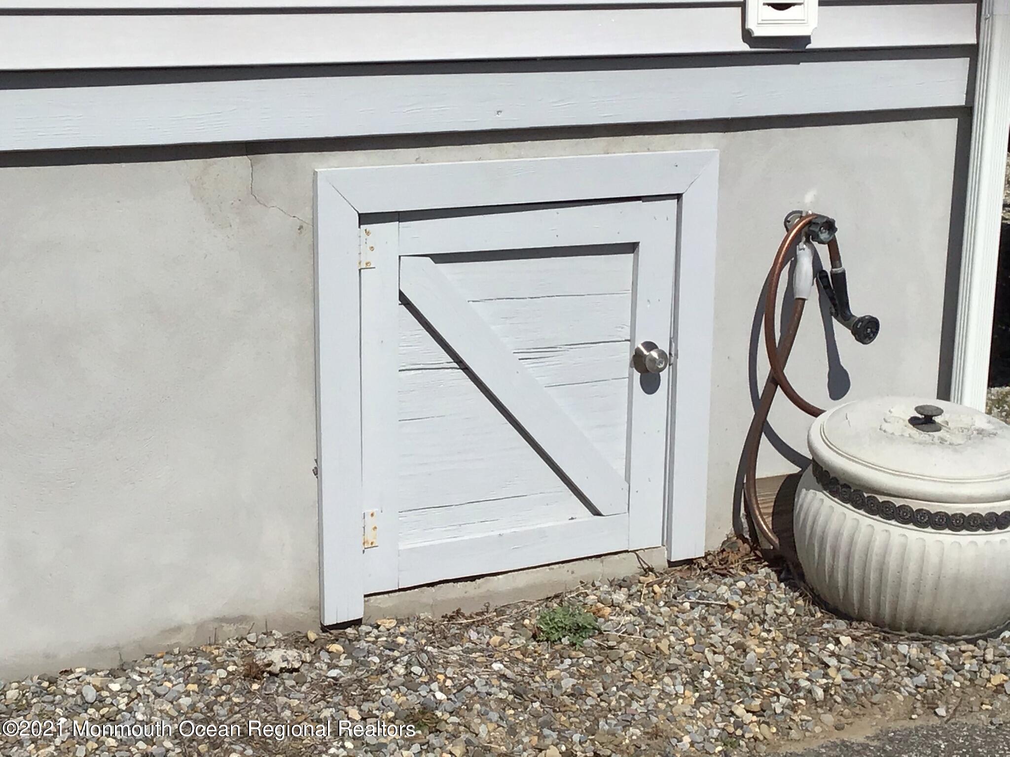 116 Gary Road Toms River, NJ 08753 - Photo 27 of 42 a view of an entryway