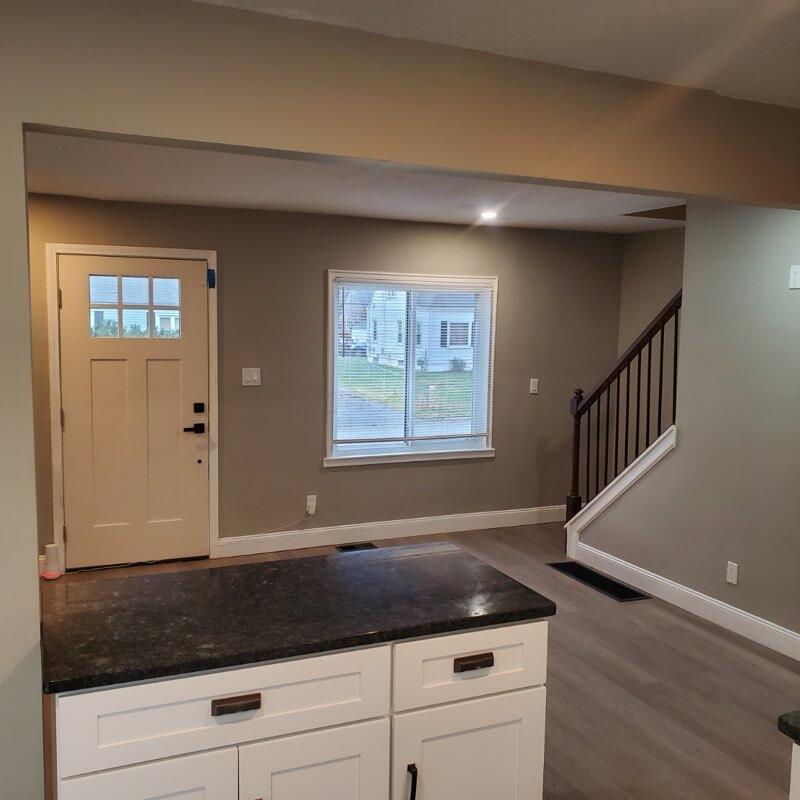 1794 Devonshire Road Columbus, OH 43219 - Photo 2 of 23 03Livingrm1