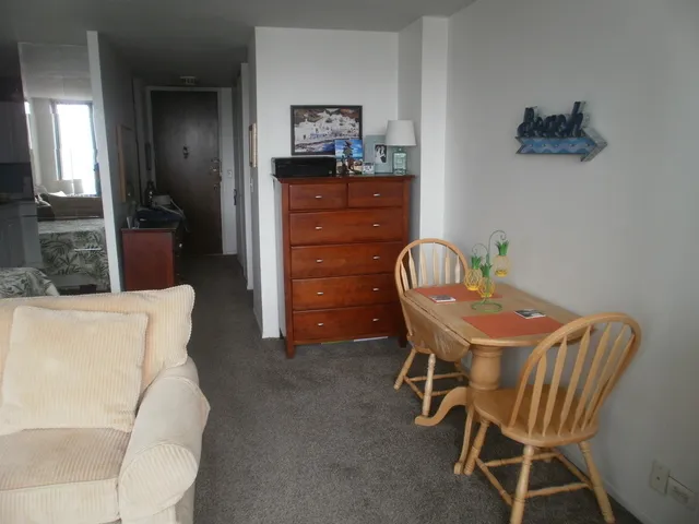 $1,395 | 5100 North Marine Drive, Unit 15C, Chicago, IL 60640