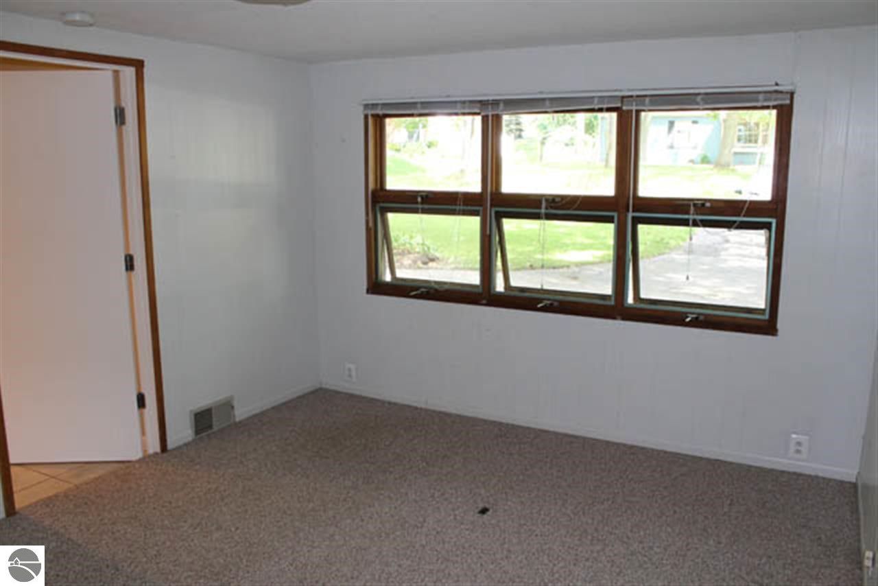 567 Bloomfield Road Traverse City, MI 49686 - Photo 14 of 16 1775107-13.JPG