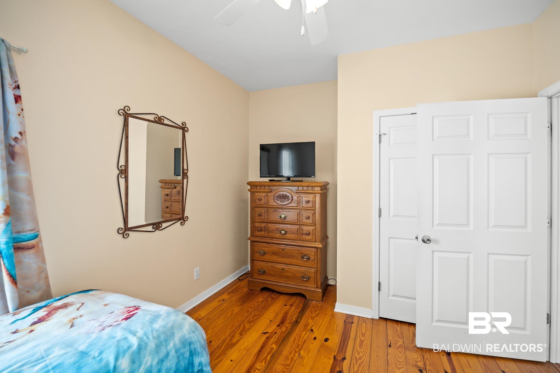 208 Windmill Ridge Road, Unit B Gulf Shores, AL 36542 - Photo 20 of 37 Bedroom 3