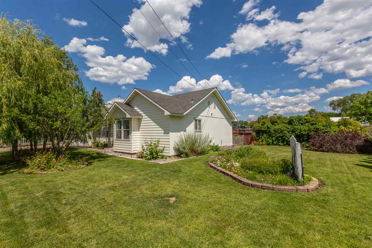 826 North Best Road Spokane Valley, WA 99216 - Photo 3 of 20 Gallery Image 3