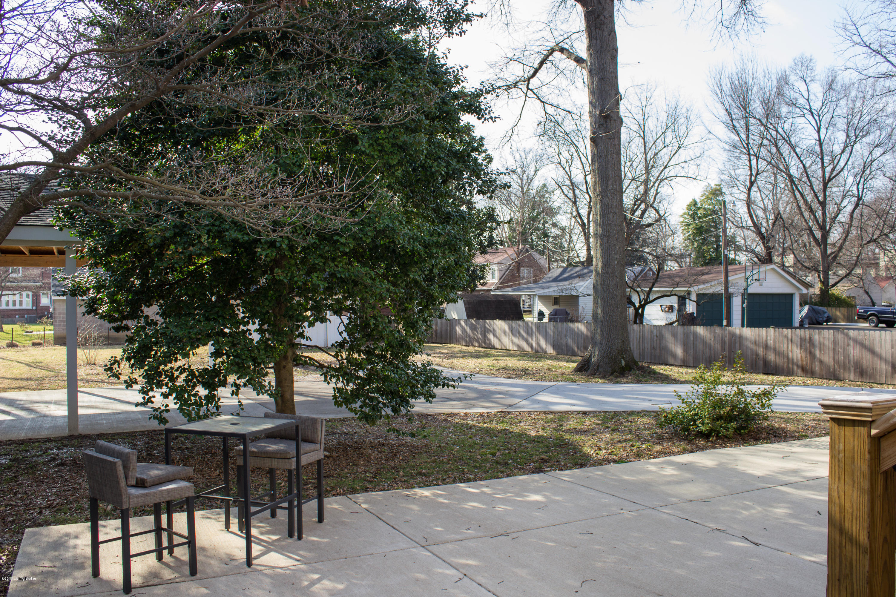 3214 Wren Road Louisville, KY 40213 - Photo 38 of 42 Huge yard