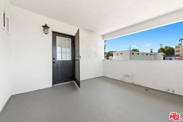 wooden floor in a empty room