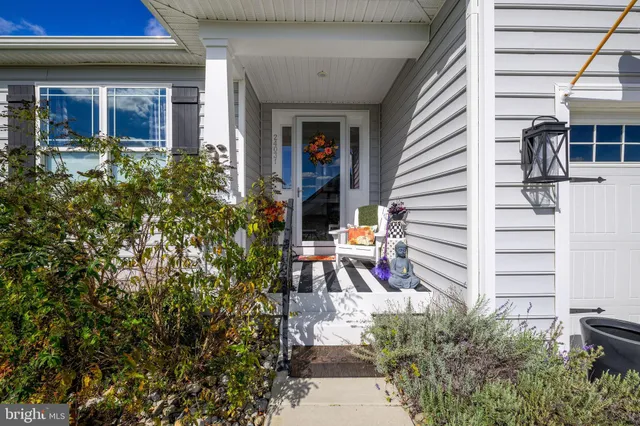 a view of outdoor space yard and patio