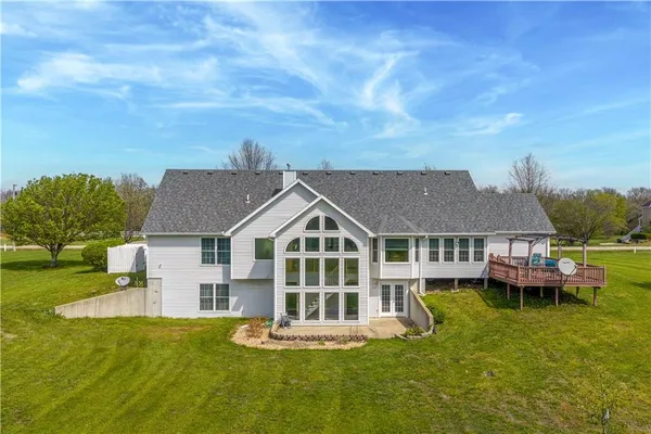 $525,000 | 14 Southwest 260th Road, Warrensburg, MO 64093