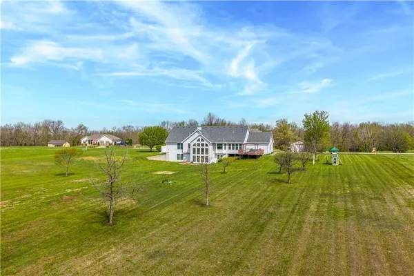 $525,000 | 14 Southwest 260th Road, Warrensburg, MO 64093