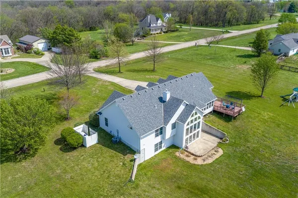 $525,000 | 14 Southwest 260th Road, Warrensburg, MO 64093