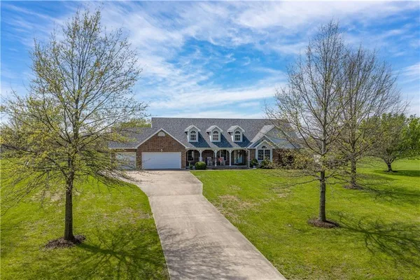 $525,000 | 14 Southwest 260th Road, Warrensburg, MO 64093