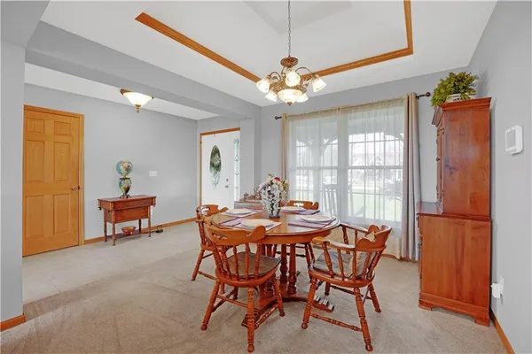 $525,000 | 14 Southwest 260th Road, Warrensburg, MO 64093
