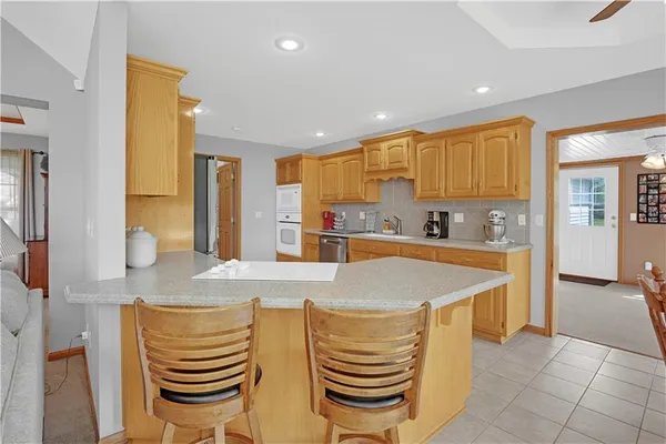 $525,000 | 14 Southwest 260th Road, Warrensburg, MO 64093