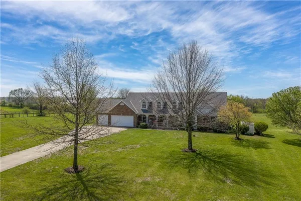 $525,000 | 14 Southwest 260th Road, Warrensburg, MO 64093