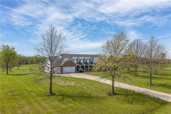$525,000 | 14 Southwest 260th Road, Warrensburg, MO 64093