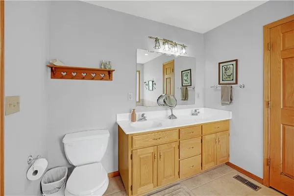 $525,000 | 14 Southwest 260th Road, Warrensburg, MO 64093