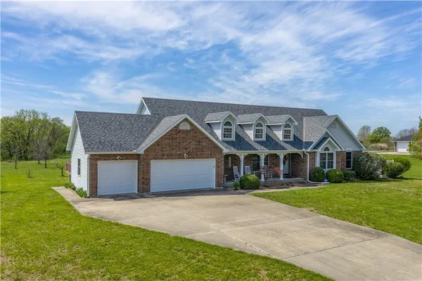 $525,000 | 14 Southwest 260th Road, Warrensburg, MO 64093