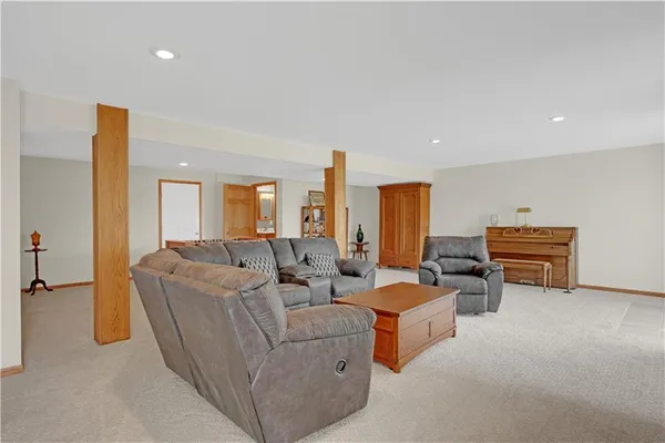 $525,000 | 14 Southwest 260th Road, Warrensburg, MO 64093