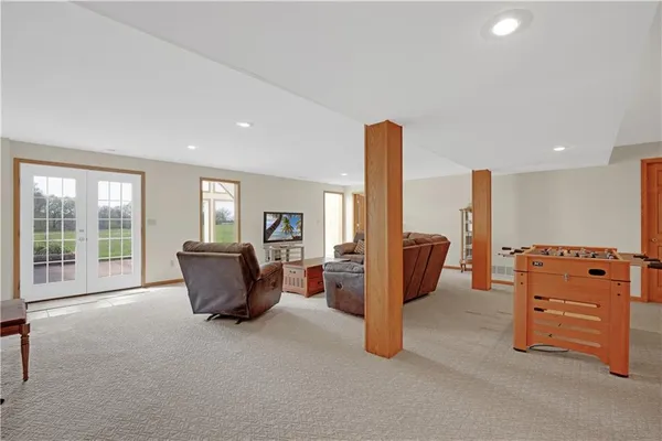 $525,000 | 14 Southwest 260th Road, Warrensburg, MO 64093