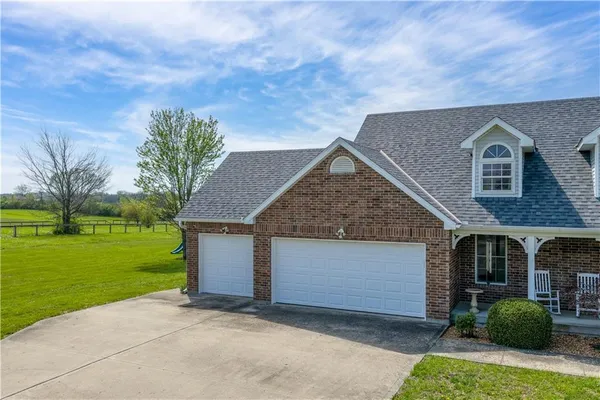 $525,000 | 14 Southwest 260th Road, Warrensburg, MO 64093