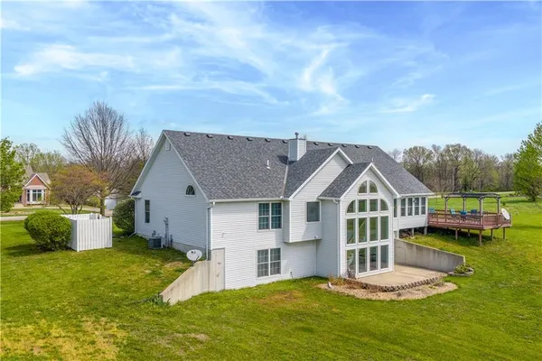 $525,000 | 14 Southwest 260th Road, Warrensburg, MO 64093