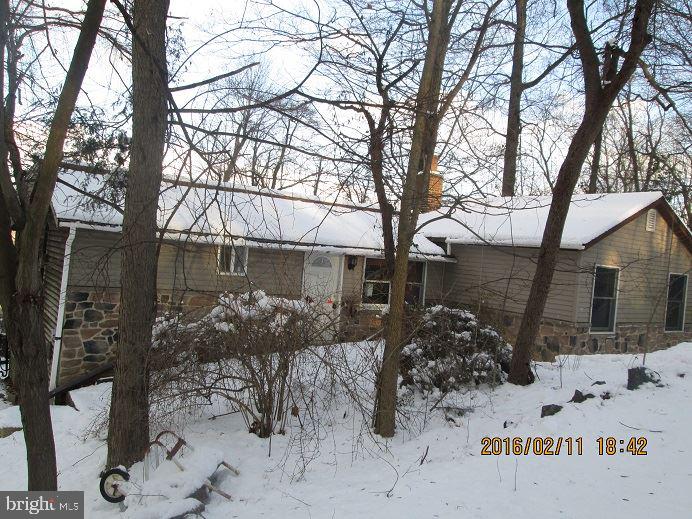 155 Riverview Road Delta, PA 17314 - Photo 2 of 8 Gallery Image 2