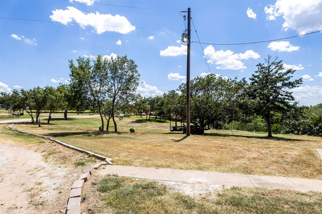 150 Browning Court Springtown, TX 76082 - Photo 31 of 36