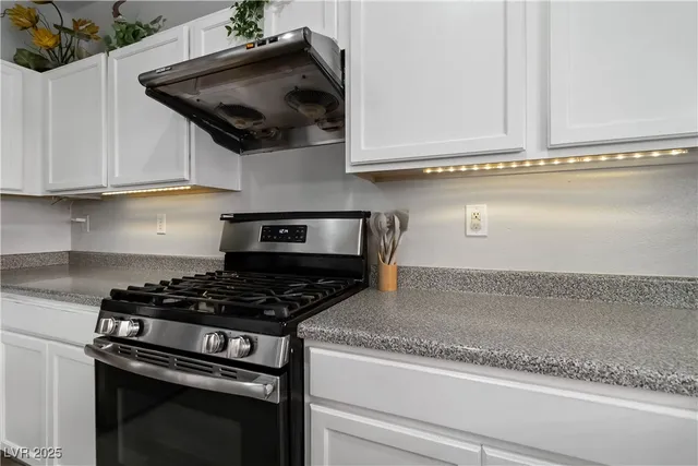 $399,990 | 8908 Cambridge Glen Court, Las Vegas, NV 89149