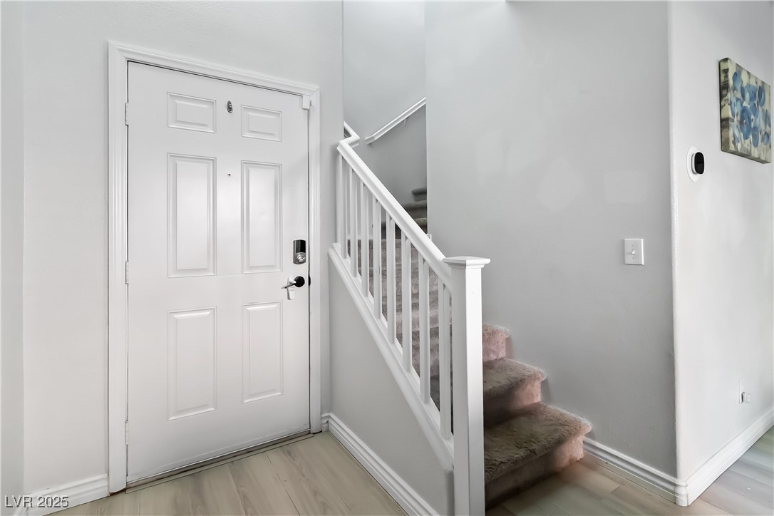 8908 Cambridge Glen Court Las Vegas, NV 89149 - Photo 5 of 31