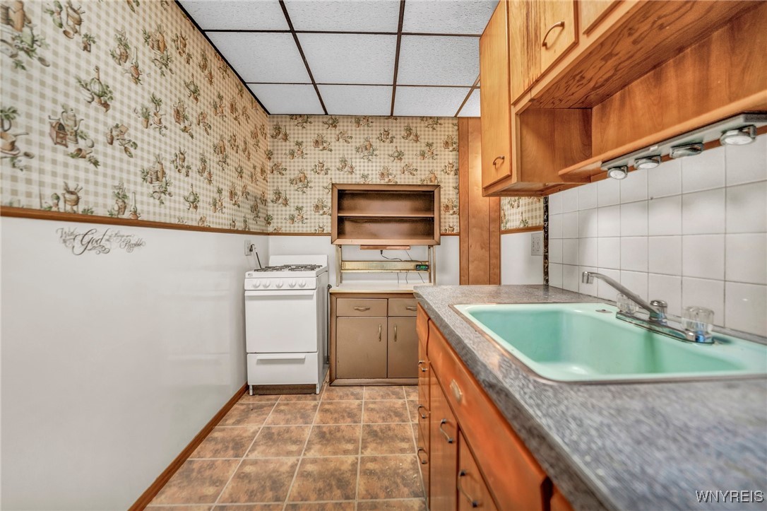 227 Abbott Road Buffalo, NY 14220 - Photo 12 of 46