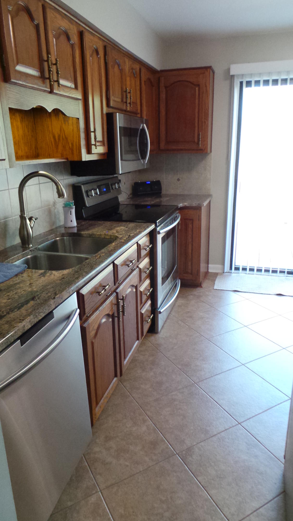 3717 Meadowlark Road Roanoke, VA 24018 - Photo 11 of 29 KITCHEN