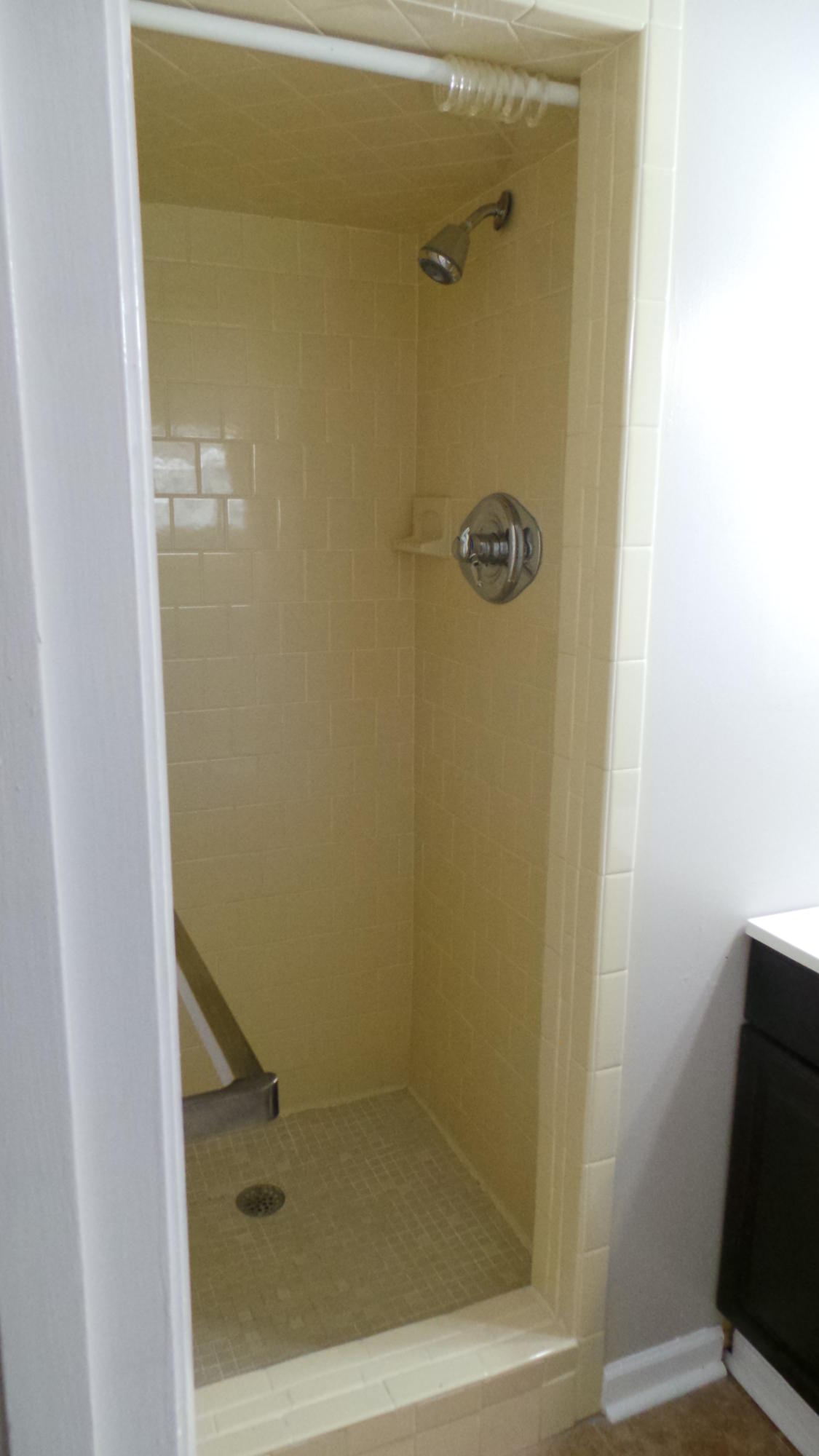 3717 Meadowlark Road Roanoke, VA 24018 - Photo 27 of 29 DOWNSTARIS BATH2