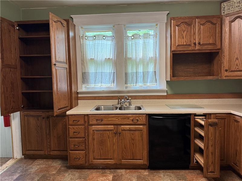 216 Center Street Slippery Rock, PA 16057 - Photo 6 of 29