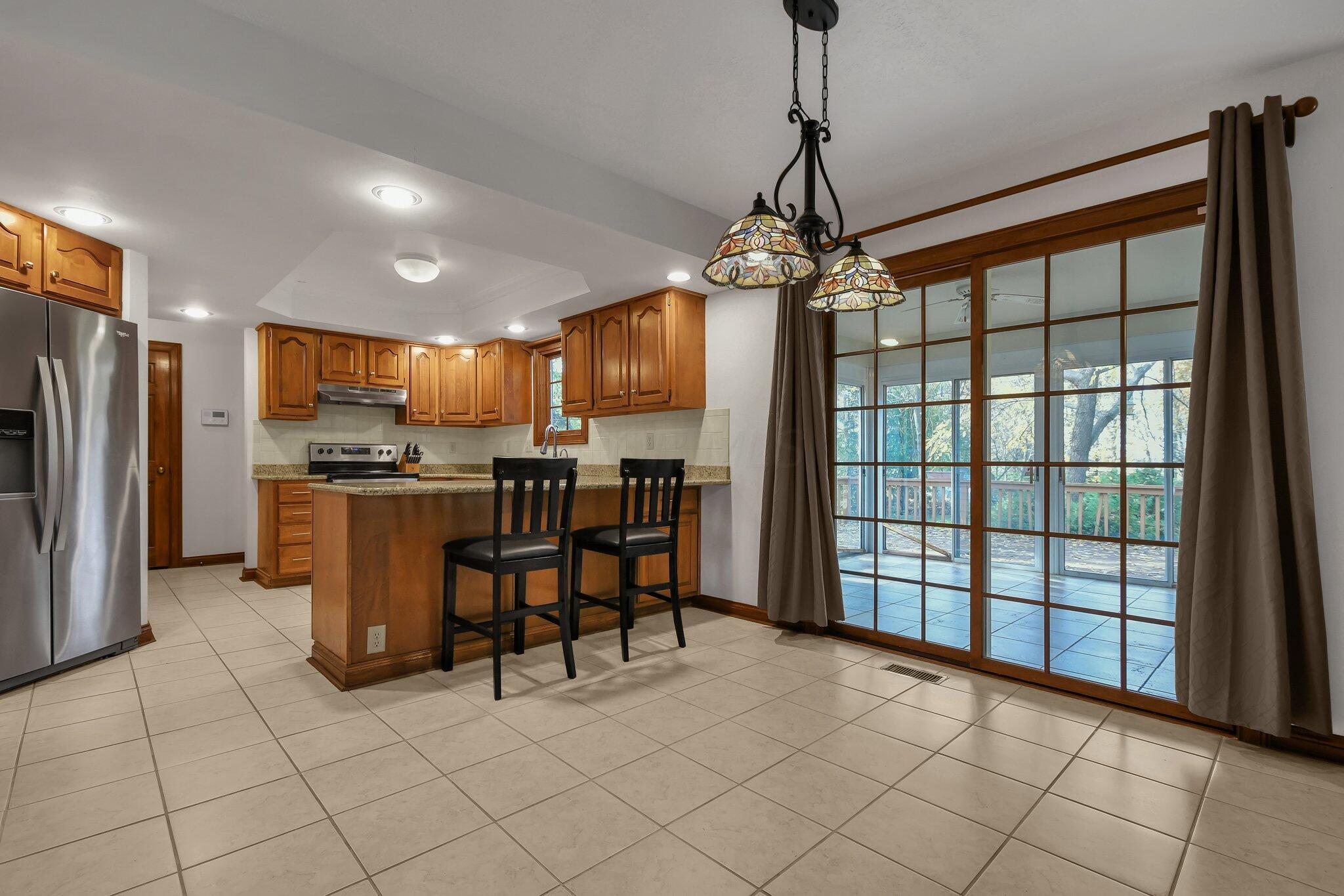 5237 Cosgray Road Dublin, OH 43016 - Photo 15 of 57 Casual Dining