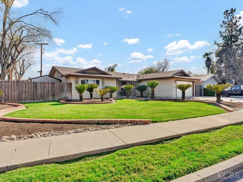 1005 Raymond Road Hanford, CA 93230 - Photo 2 of 31 Gallery Image 2