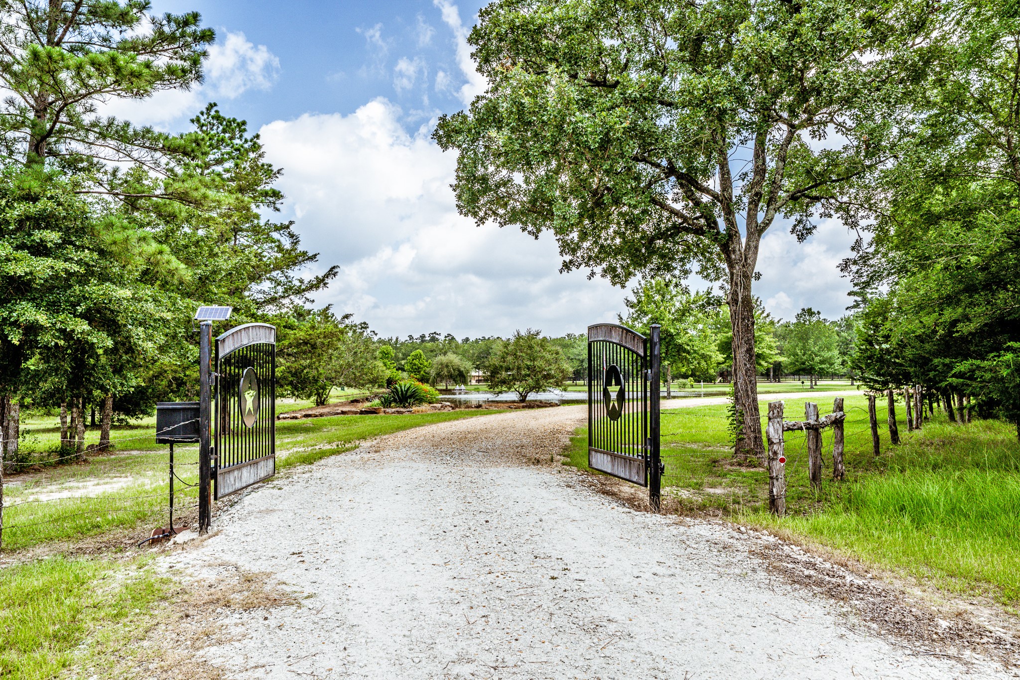 Entrance to 100+/- acres in Northern Walker County