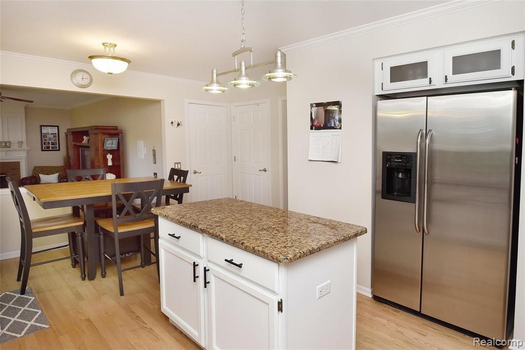 1205 Arms Court Rochester Hills, MI 48307 - Photo 11 of 38