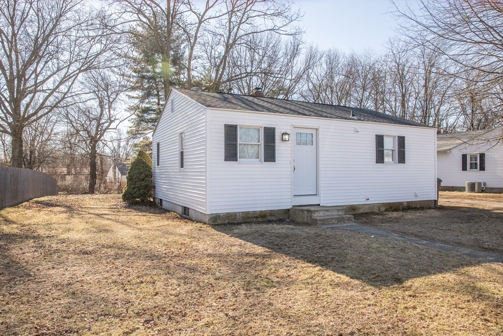 151 Switzer Avenue Springfield, MA 01109 - Photo 1 of 24 Gallery Image 1
