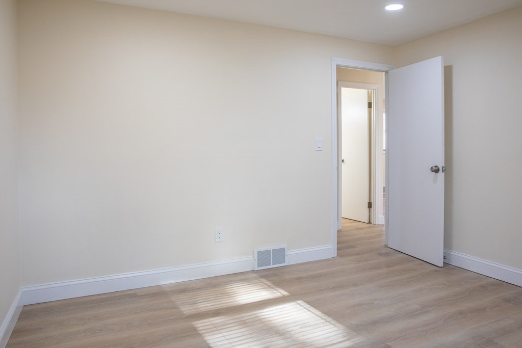 151 Switzer Avenue Springfield, MA 01109 - Photo 15 of 24 Gallery Image 15